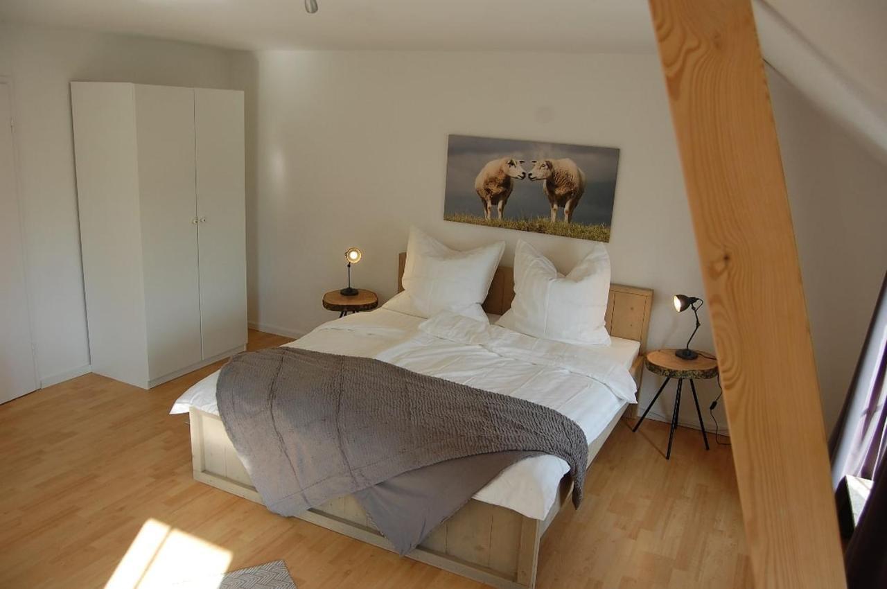 Ferienwohnung Im Gulfhof Krummhörn المظهر الخارجي الصورة